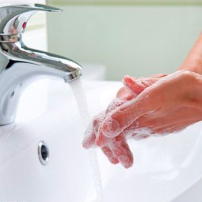 Lauryl Glucoside Surfactant Поверхностное натяжение с выдающейся способностью пенообразования и хорошей эмульгификацией CAS 110615-47-9