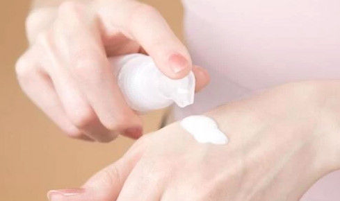 Силиконовый эмульгирующий агент PEG-10 Dimethicone W/O Эмульгаторы для средств по уходу за волосами и цветовой косметики Cas68937-54-2